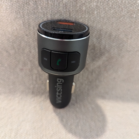 Bluetooth FM transmitter car adapter - Picture 4 of 5